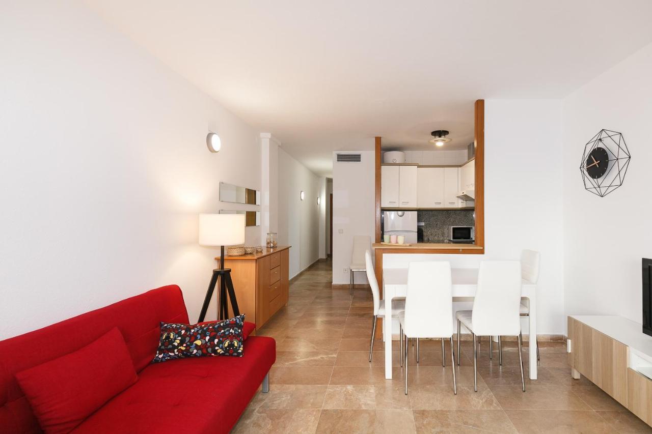 Uhc Center Apartments Салоу Екстер'єр фото
