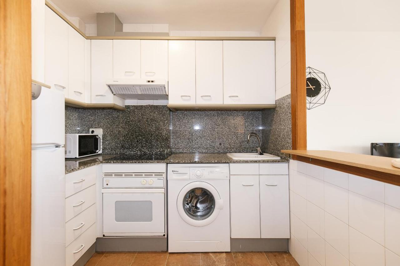 Uhc Center Apartments Салоу Екстер'єр фото