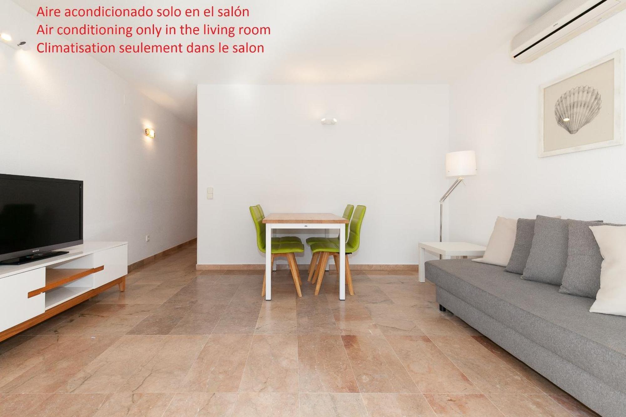 Uhc Center Apartments Салоу Екстер'єр фото