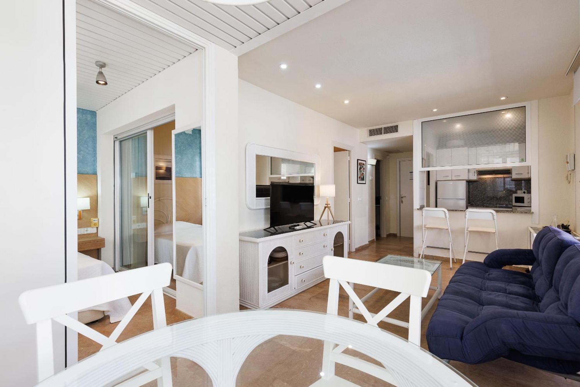Uhc Center Apartments Салоу Екстер'єр фото