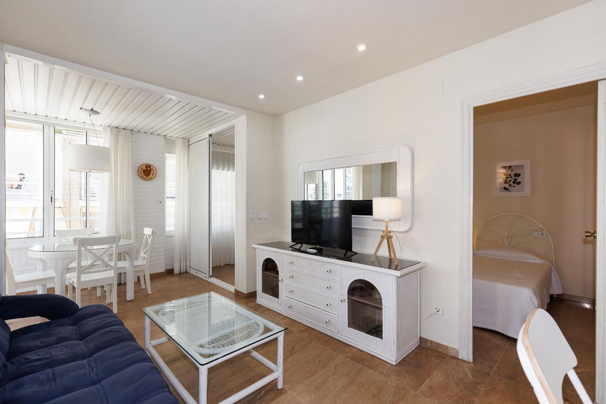 Uhc Center Apartments Салоу Екстер'єр фото