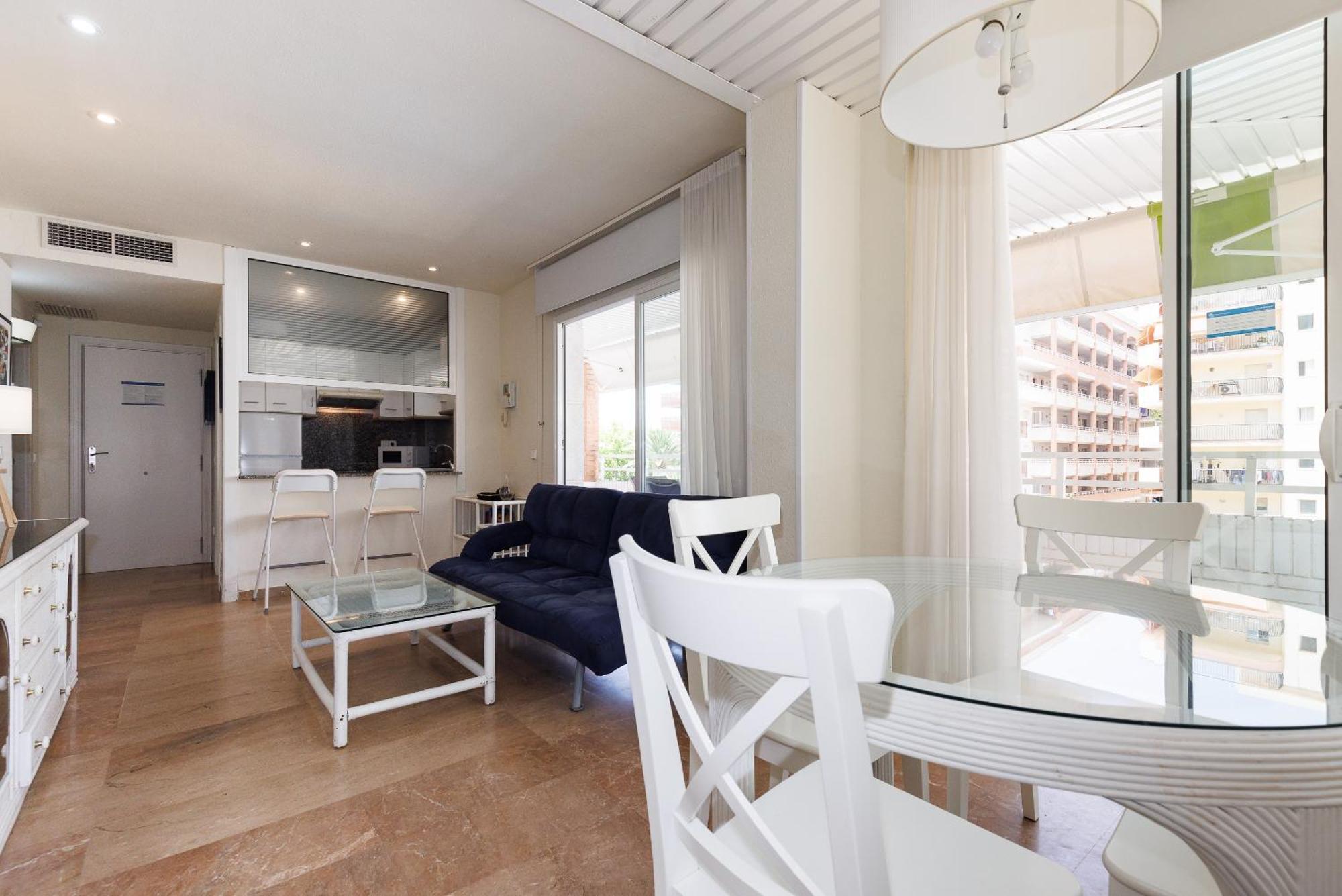 Uhc Center Apartments Салоу Екстер'єр фото