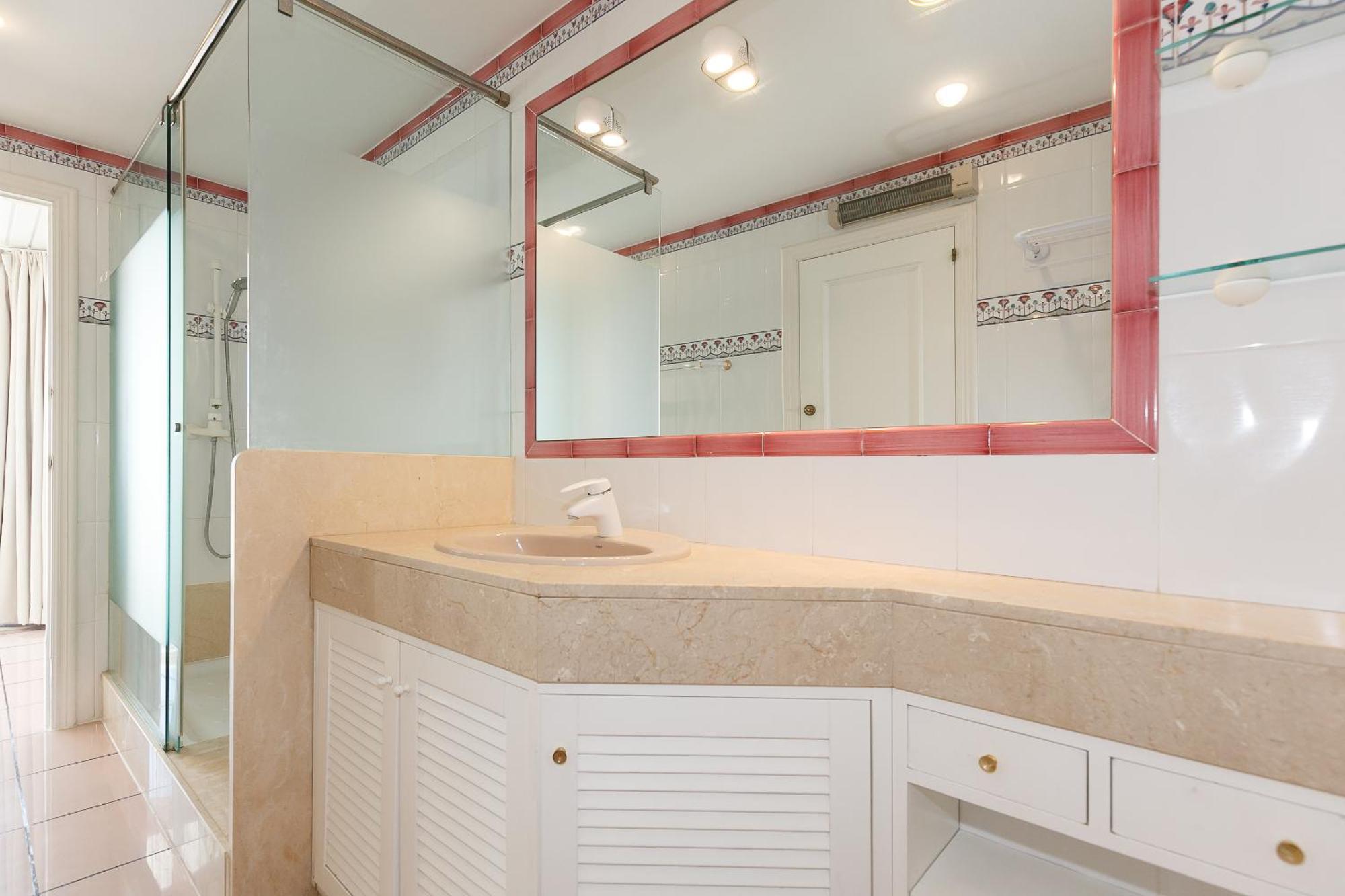 Uhc Center Apartments Салоу Номер фото