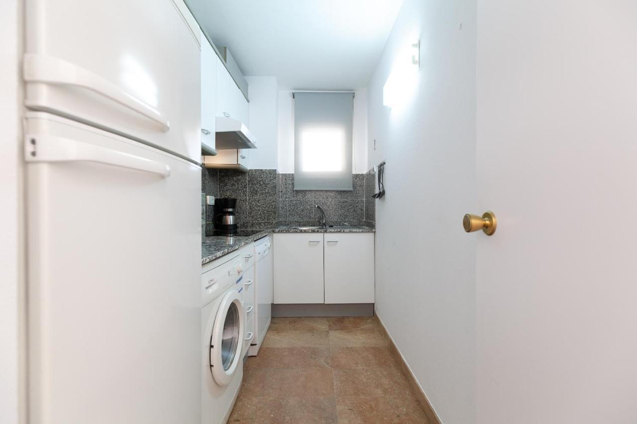 Uhc Center Apartments Салоу Екстер'єр фото